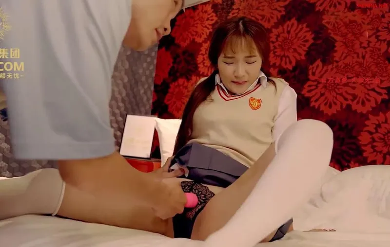 Búp bê dùng thân đền tiền cho bố vay tiền bọn xã hội đen
