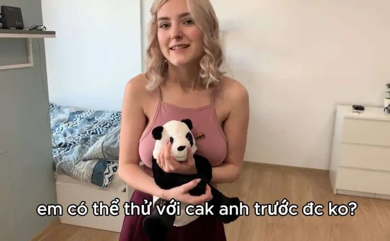 Ghệ nhờ anh trai giúp vì chưa có kinh nghiệm để quan hệ với bạn trai